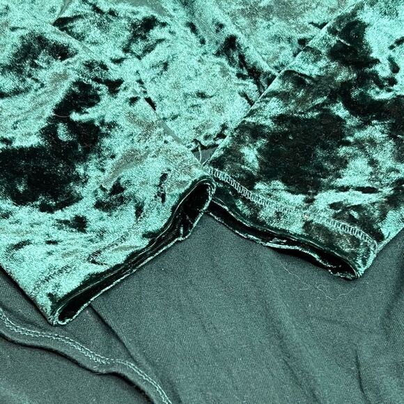 Altar’d State emerald green crushed velvet long sleeve bodysuit size M - Picture 12 of 12